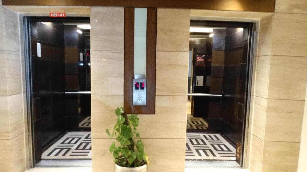 รามาดา บาย วินด์แฮม คุรคาออน เซ็นทรัล Hotel คูร์เคาน์ ภายนอก รูปภาพ